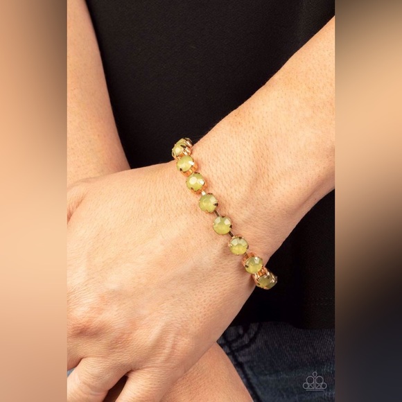 🐾 Dreamy Debutante✨ - Picture 2 of 3